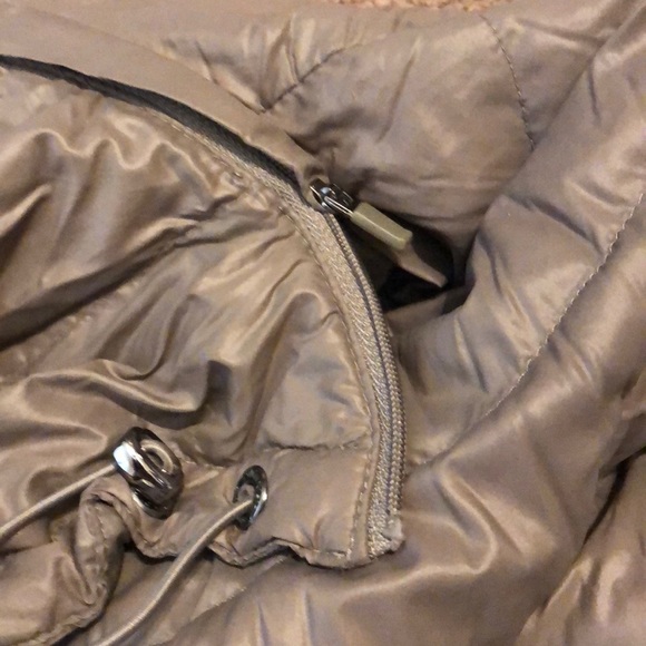 CALVIN KLEIN DOWN FEATHERED HOODED BUBBLE JACKET - Picture 7 of 7